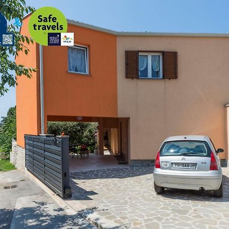 Veruda Apartments Petra Near Beach מראה חיצוני תמונה