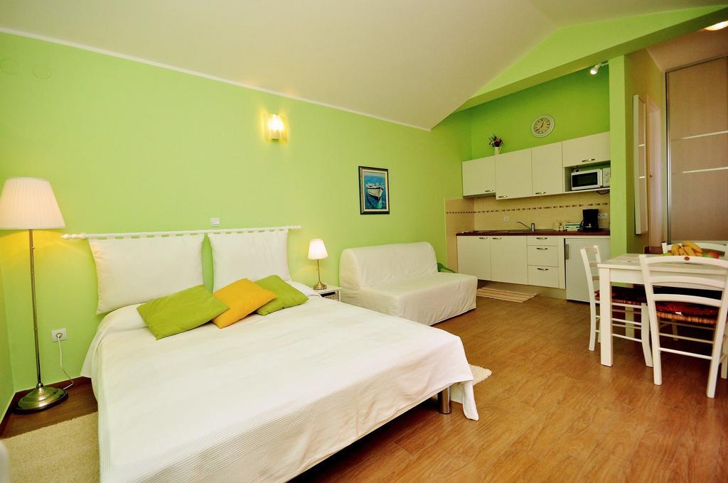 Veruda Apartments Petra Near Beach מראה חיצוני תמונה