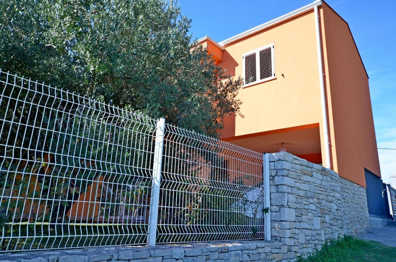 Veruda Apartments Petra Near Beach מראה חיצוני תמונה